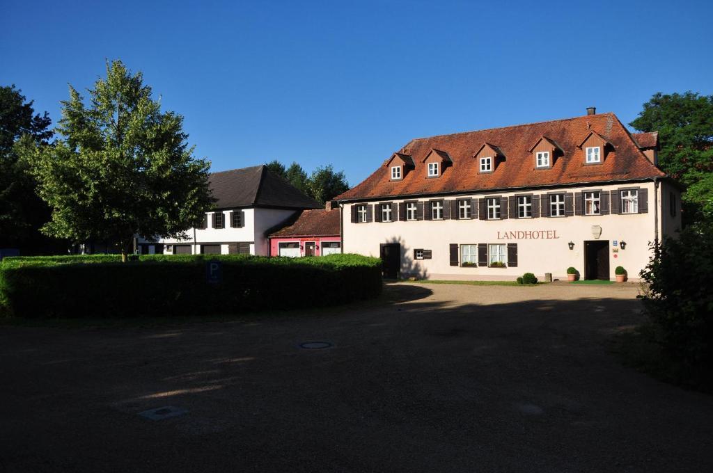 Landhotel Schloss ブッテンハイム エクステリア 写真